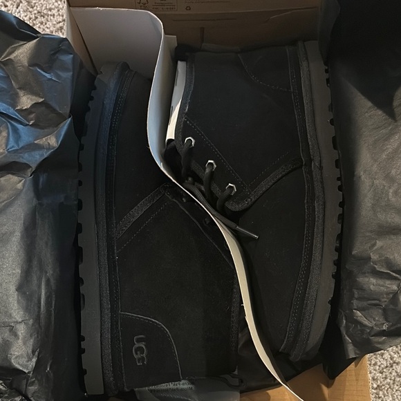 Men’s UGG Neumel Chukka Boot - Black main image 15